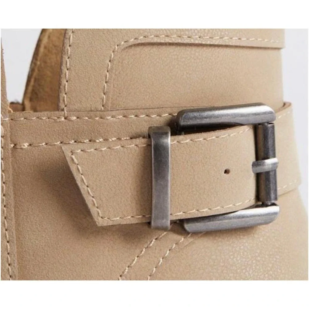 MÍA -Perforated Buckle Ankle Bootie  Size 9M Oatmeal